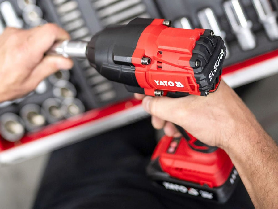 BOULONNEUSE A CHOCS 1/2" 850Nm W/O Battery 18V Brushless — YATO YT-827793 - SME IMPORT