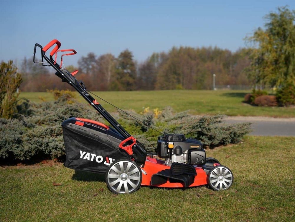 TONDEUSE A GAZON THERMIQUE 4Temps 224CC 56CM Self-Propulsion — YATO YT-85537 - SME IMPORT